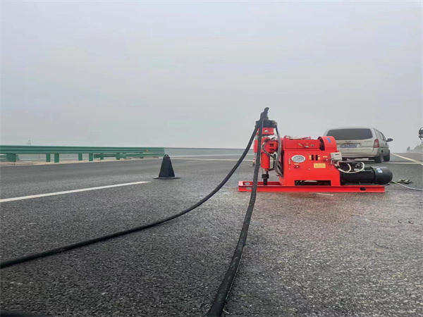 隆安马路路基路面开裂下沉注浆加固灌浆